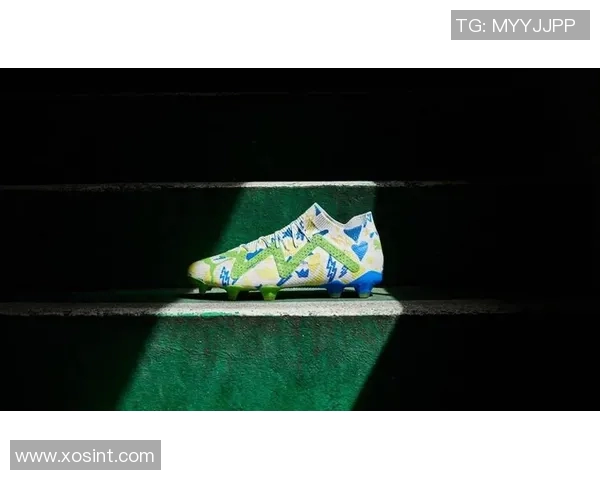 足球明星拍卖限量版签名鞋子视频引发粉丝热议与竞拍热潮