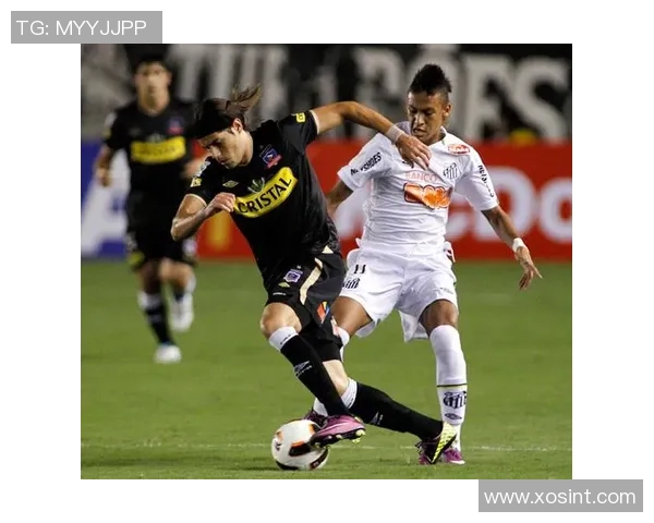 足球明星的搞笑日常揭秘：场上场下的趣事与欢乐瞬间